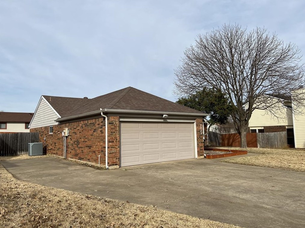 2629 Bayberry Ln, Euless, TX 76039