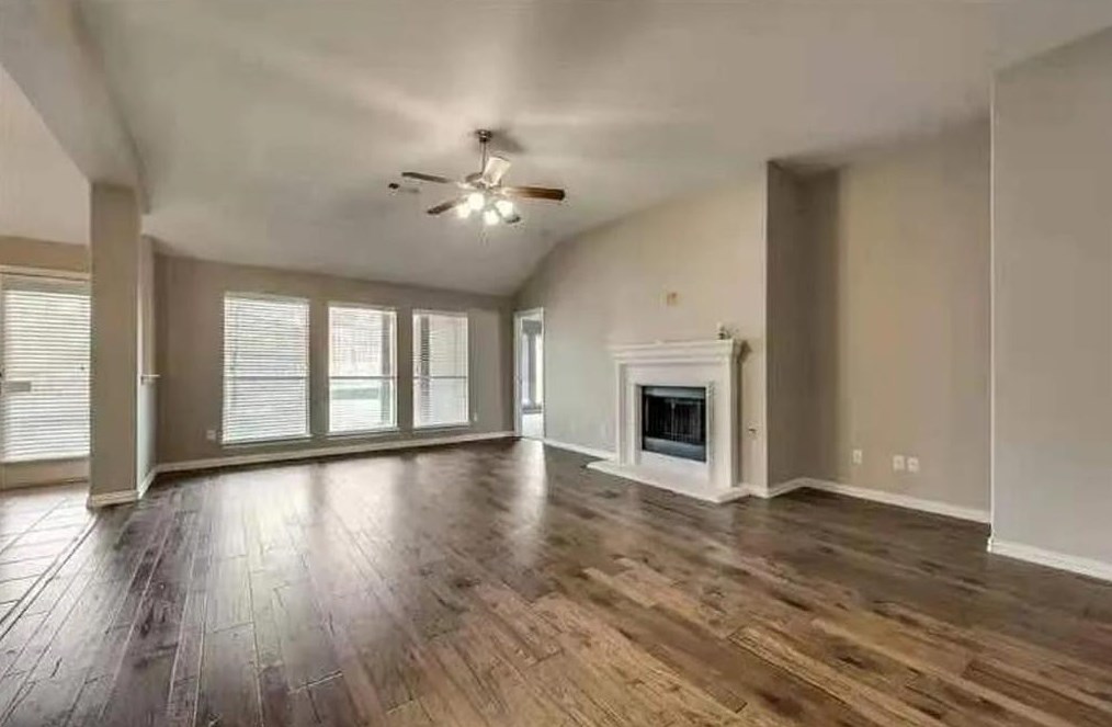 655 Campolina Dr, Grand Prairie TX  75052-2557 exterior