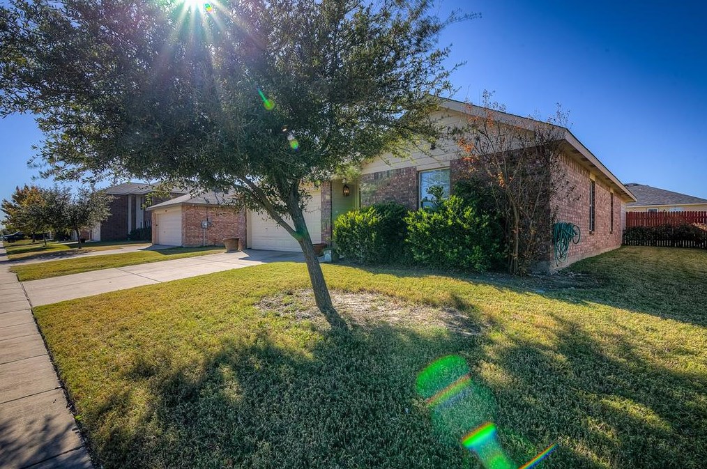 12004 Shine Ave, Rhome, TX 76078
