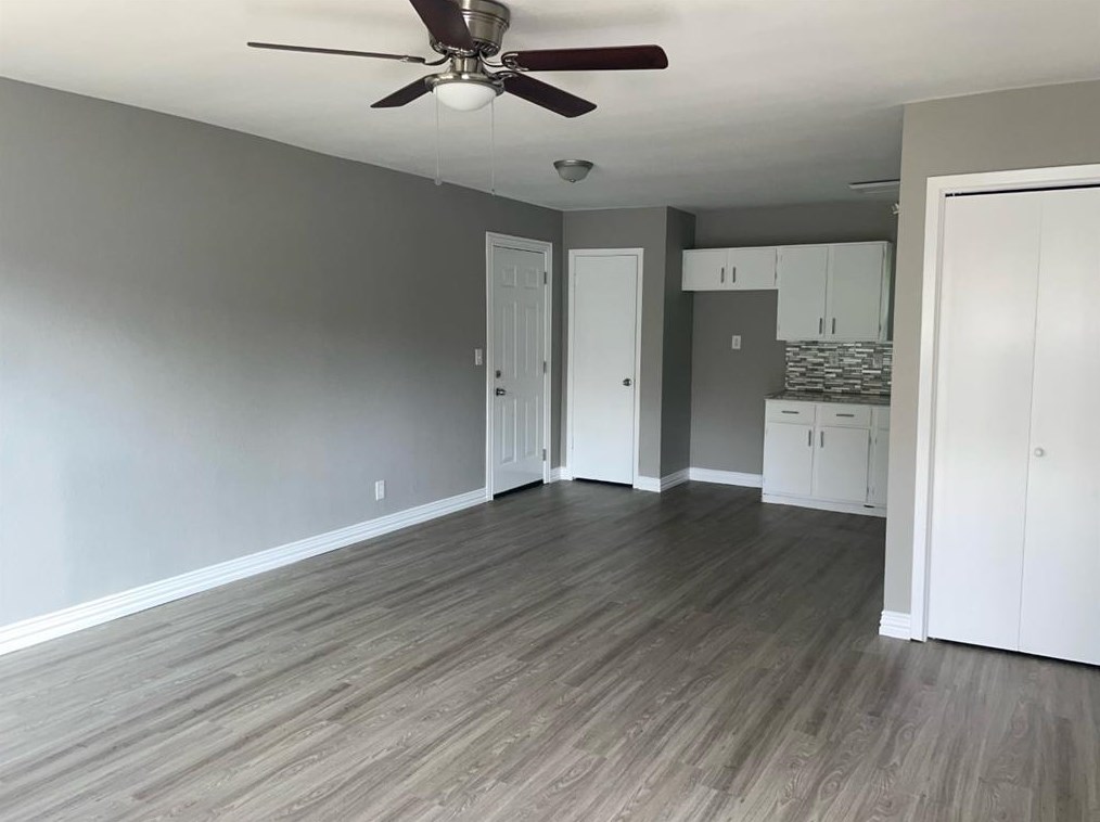 410 S College Dr #6, Keene, TX 76059