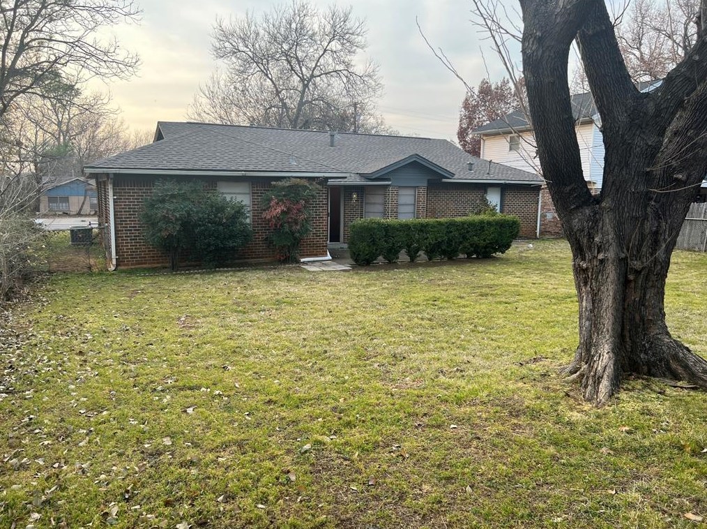 513 Simmons Dr, Euless, TX 76040