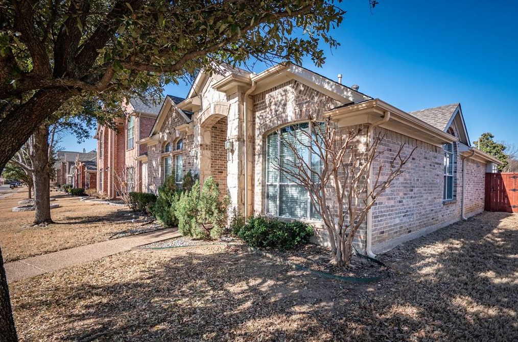 9104 Regal Oaks Dr, Mckinney TX  75070-4953 exterior