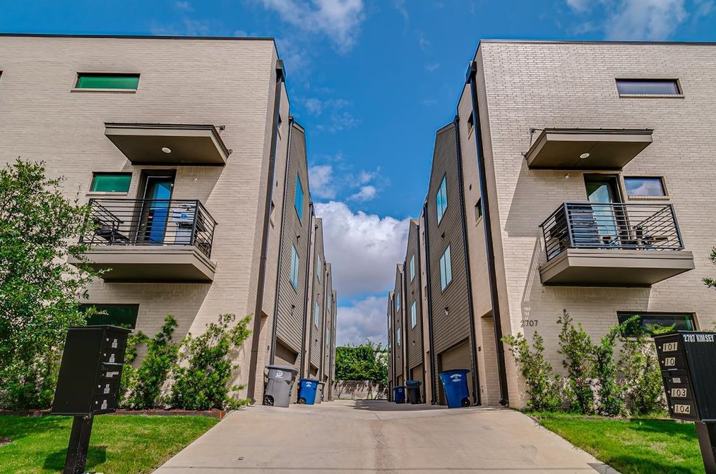 2707 Kimsey Dr, Dallas, TX 75235-6611