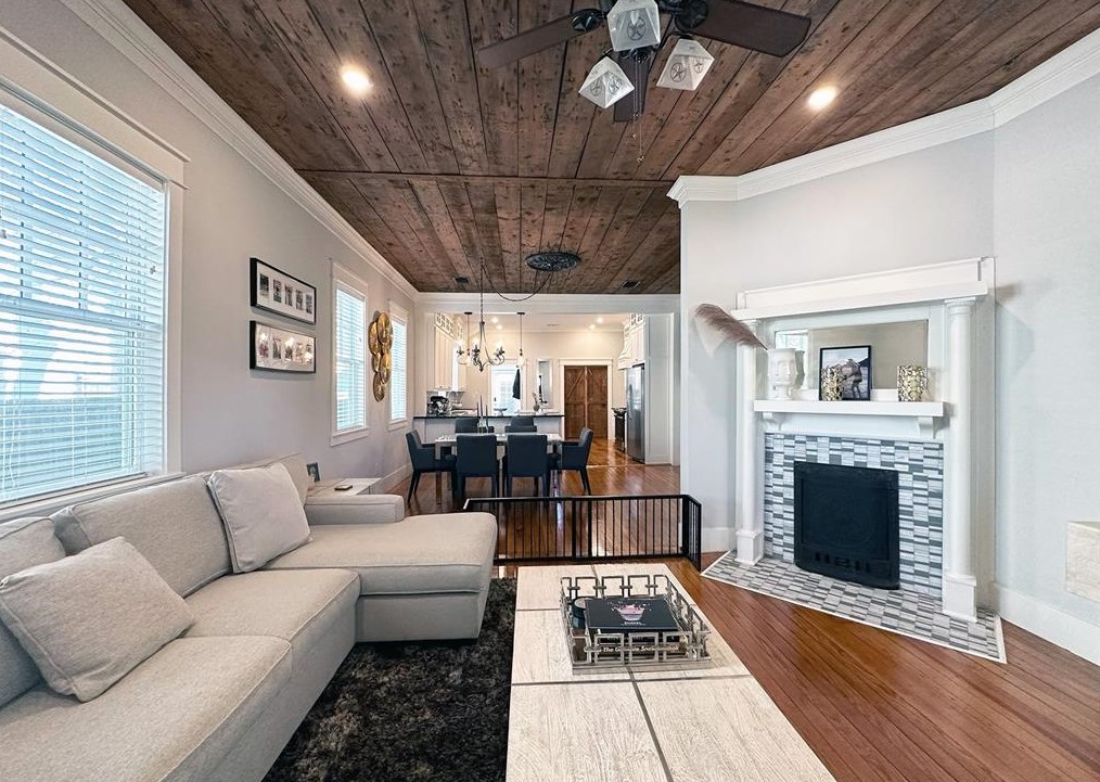 736 Melba St, Dallas, TX 75208
