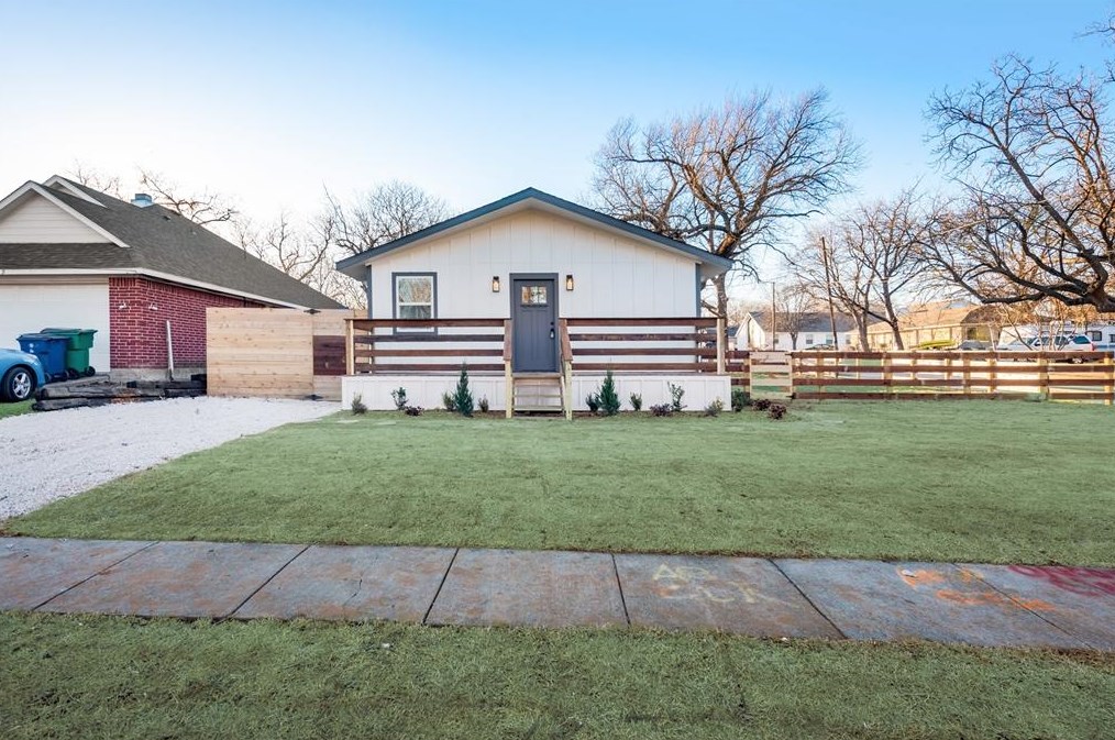 1211 Oak St, McKinney, TX 75069