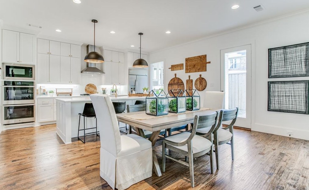 5843 Ln Vis Dr, Dallas TX 75214-4229 exterior