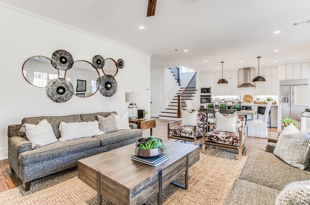 5843 Ln Vis Dr, Dallas TX 75214-4229 exterior