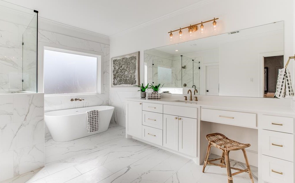 5843 Ln Vis Dr, Dallas TX 75214-4229 exterior