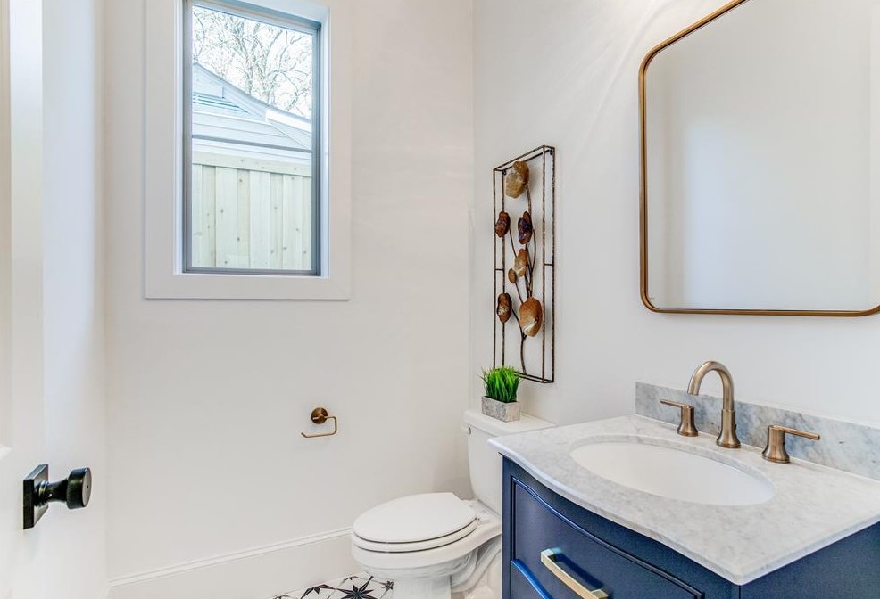 5843 Ln Vis Dr, Dallas TX 75214-4229 exterior