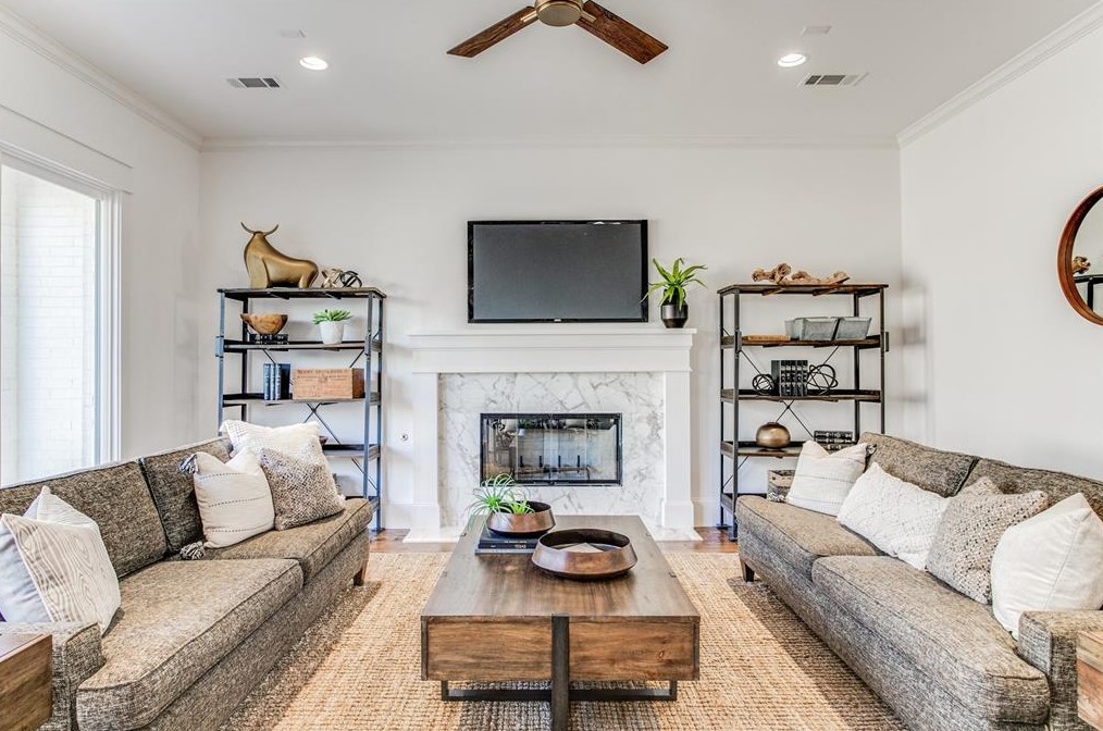 5843 Ln Vis Dr, Dallas TX 75214-4229 exterior