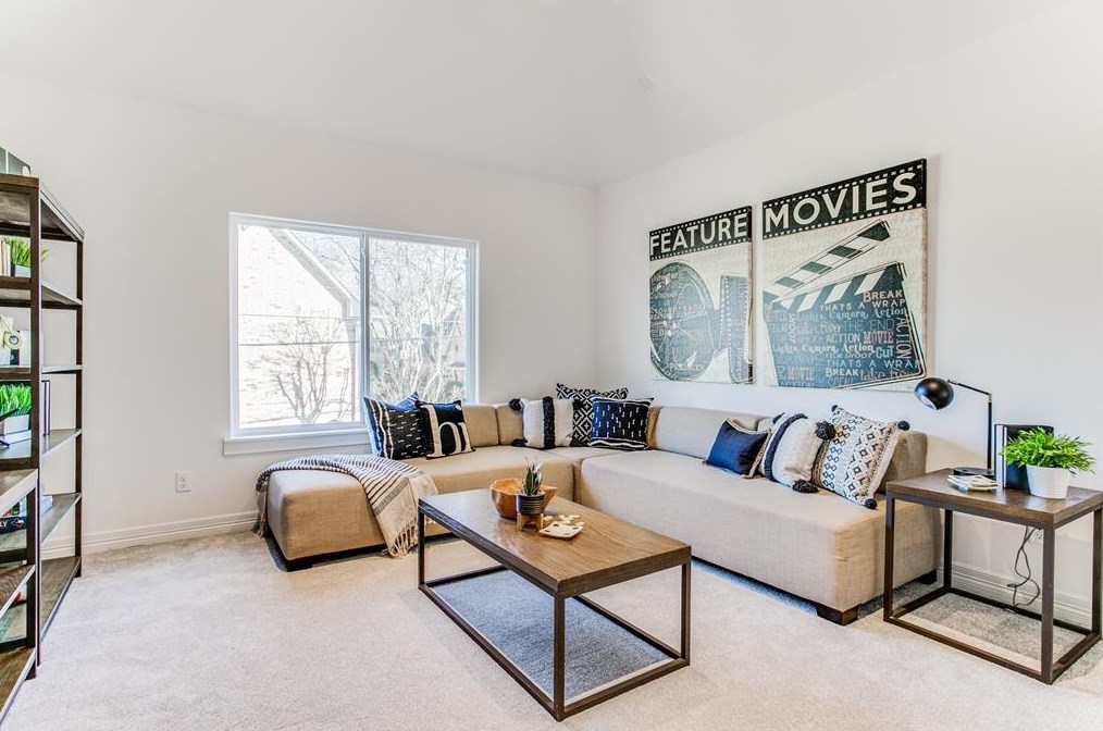 5843 Ln Vis Dr, Dallas TX 75214-4229 exterior