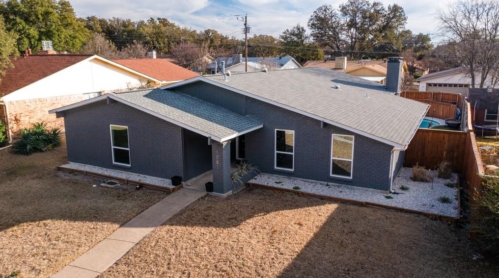 10834 Wallbrook Dr, Dallas, TX 75238-2943