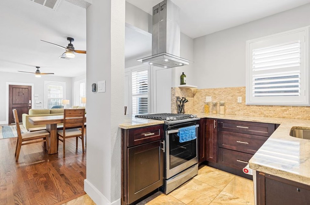 642 Tyler St, Dallas TX 75224-1325 exterior