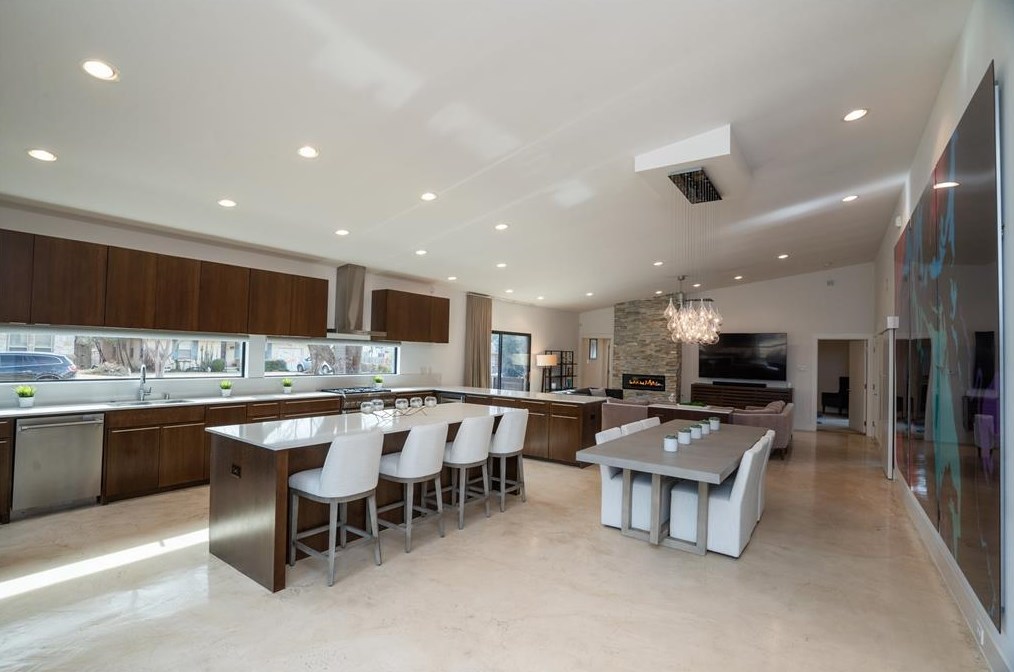 9831 Ontario Ln, Dallas TX 75220-1919 exterior