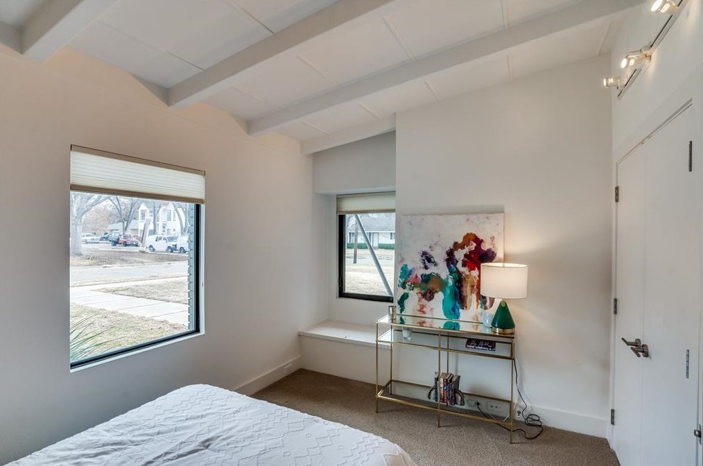 9831 Ontario Ln, Dallas TX 75220-1919 exterior