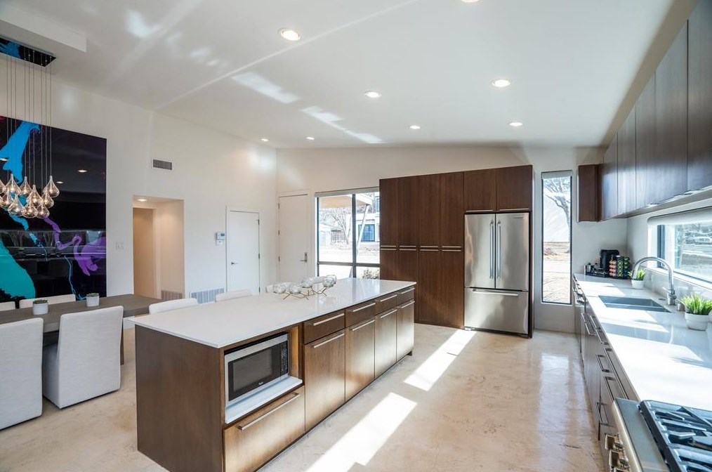 9831 Ontario Ln, Dallas TX 75220-1919 exterior