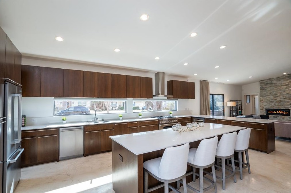 9831 Ontario Ln, Dallas TX 75220-1919 exterior