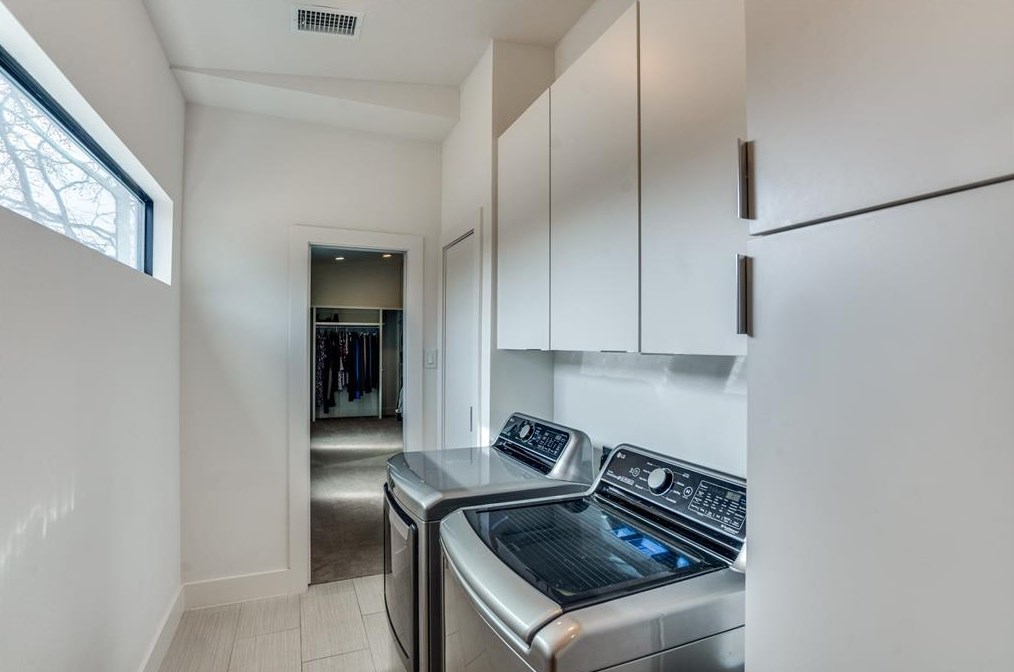 9831 Ontario Ln, Dallas TX 75220-1919 exterior