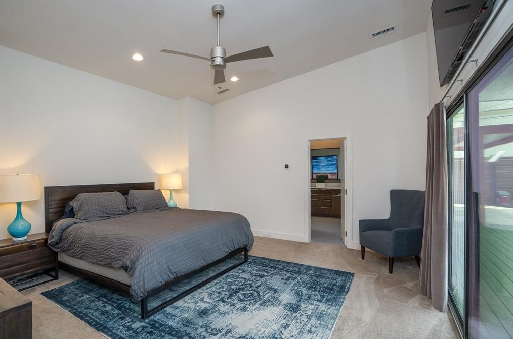 9831 Ontario Ln, Dallas TX 75220-1919 exterior