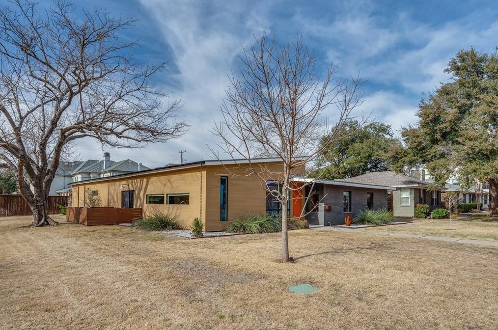 9831 Ontario Ln, Dallas, TX 75220-1919