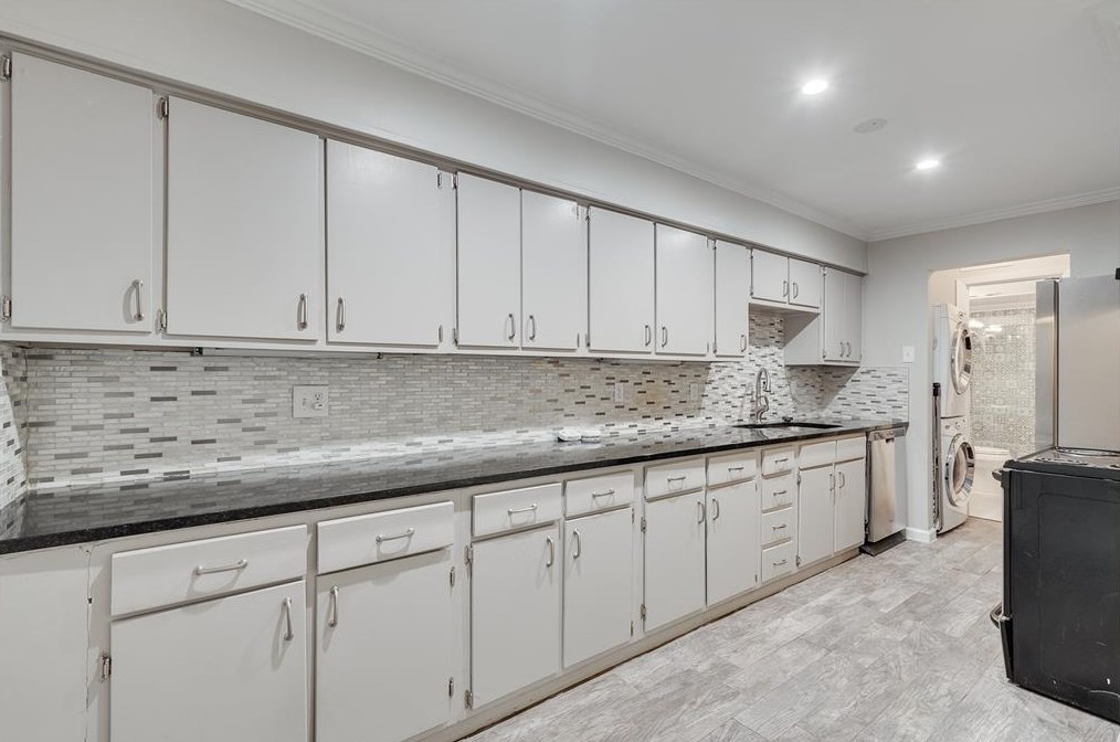 4044 Buena Vista St #111, Dallas, TX 75204