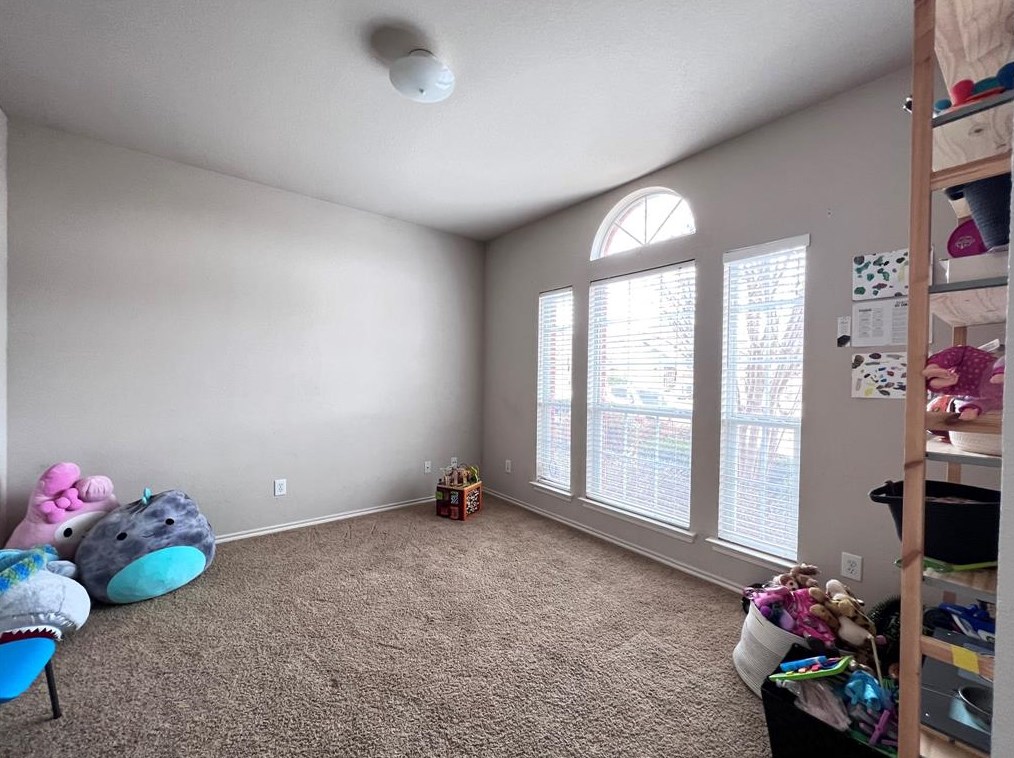 6441 Payton Dr, Fort Worth, TX 76131
