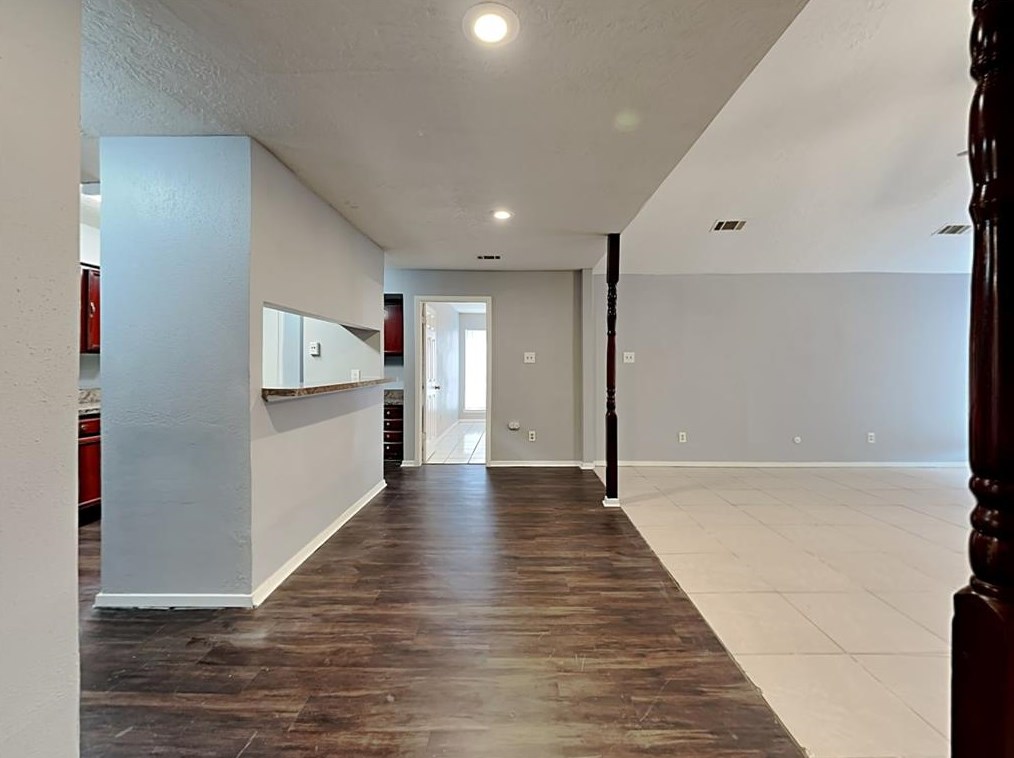 1321 Ellington Dr, Mesquite TX  75150-4240 exterior