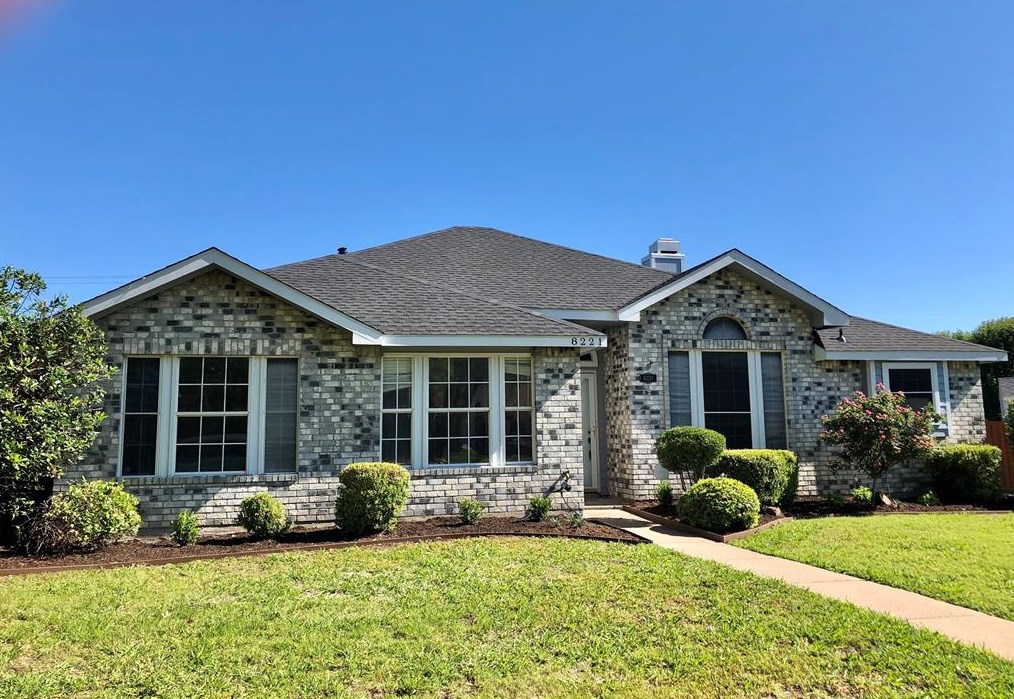 8221 Lake Bend Dr, Rowlett, TX 75088