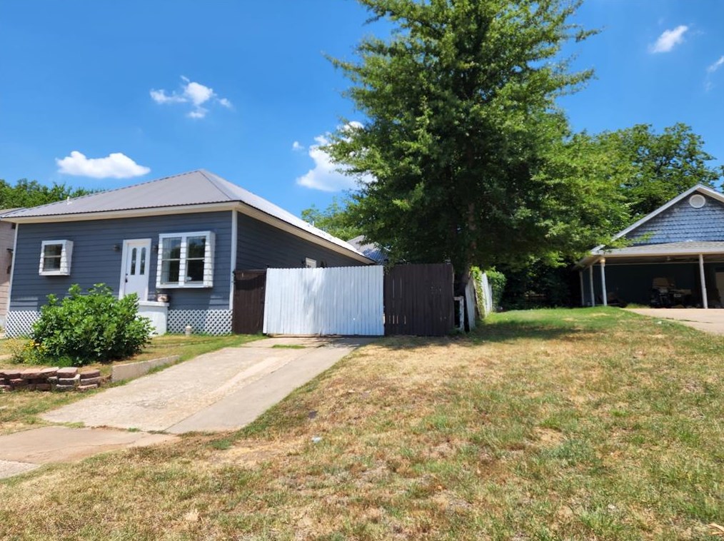 1511 W Woodard St, Denison, TX 75020