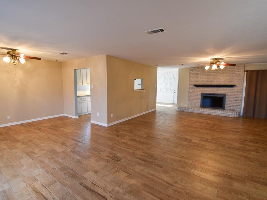 911 Starlight Dr, Sherman, TX 75090