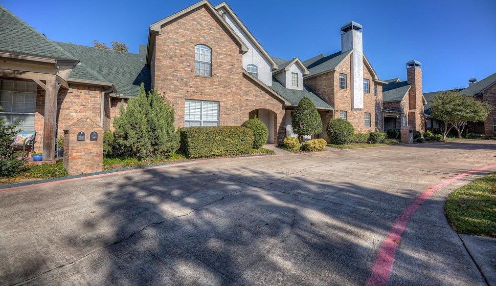 5855 Pecan Chase, Fort Worth, TX 76132