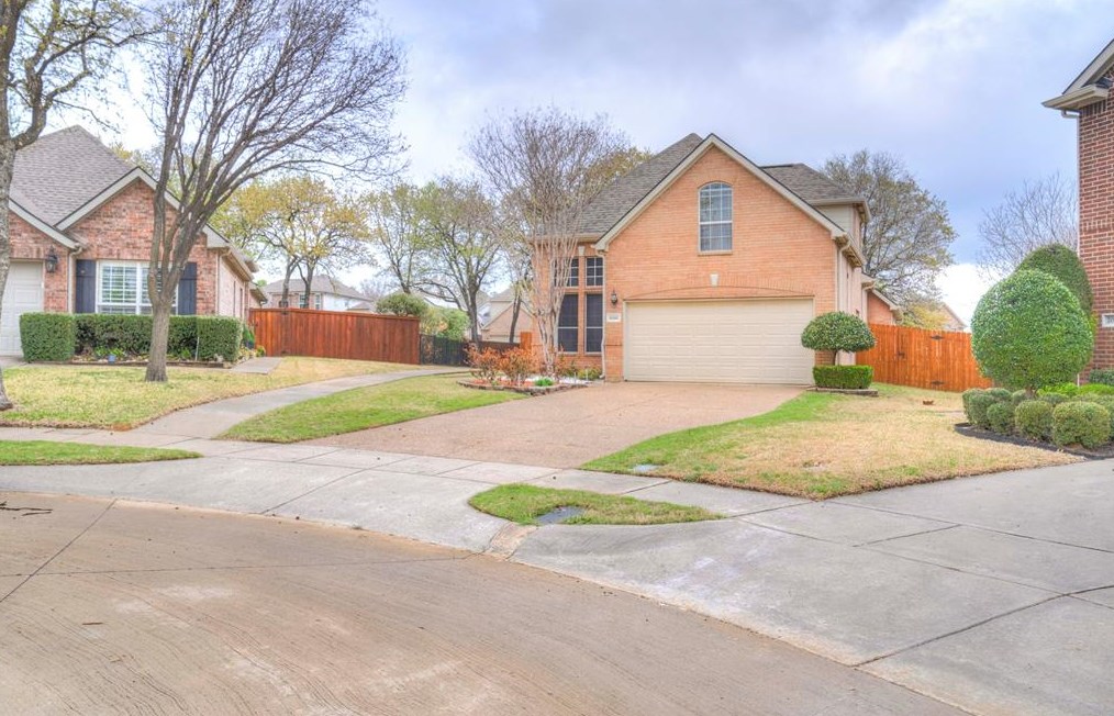 2056 Stonecourt Dr, Bedford, TX 76021