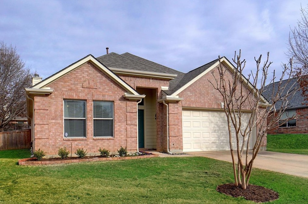 3901 Luck Hole Dr, Denton, TX 76210