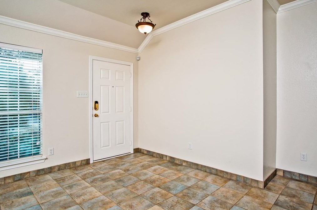 1000 Liberty Cir, Hurst, TX 76053