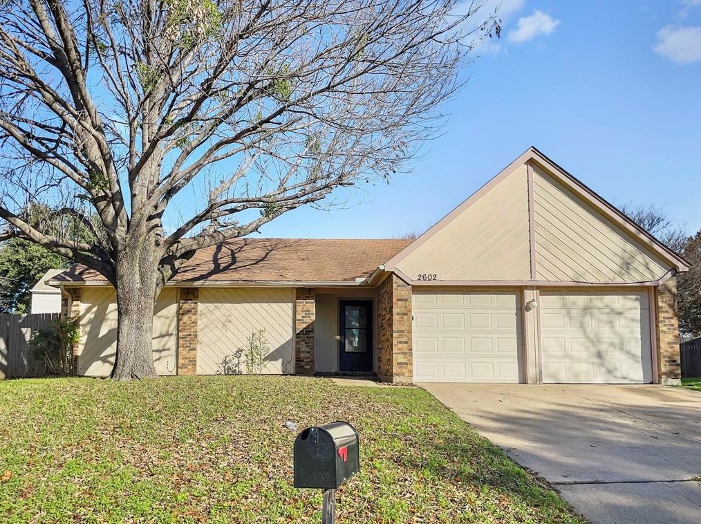 2602 Danberry Ln, Grand Prairie, TX 75052