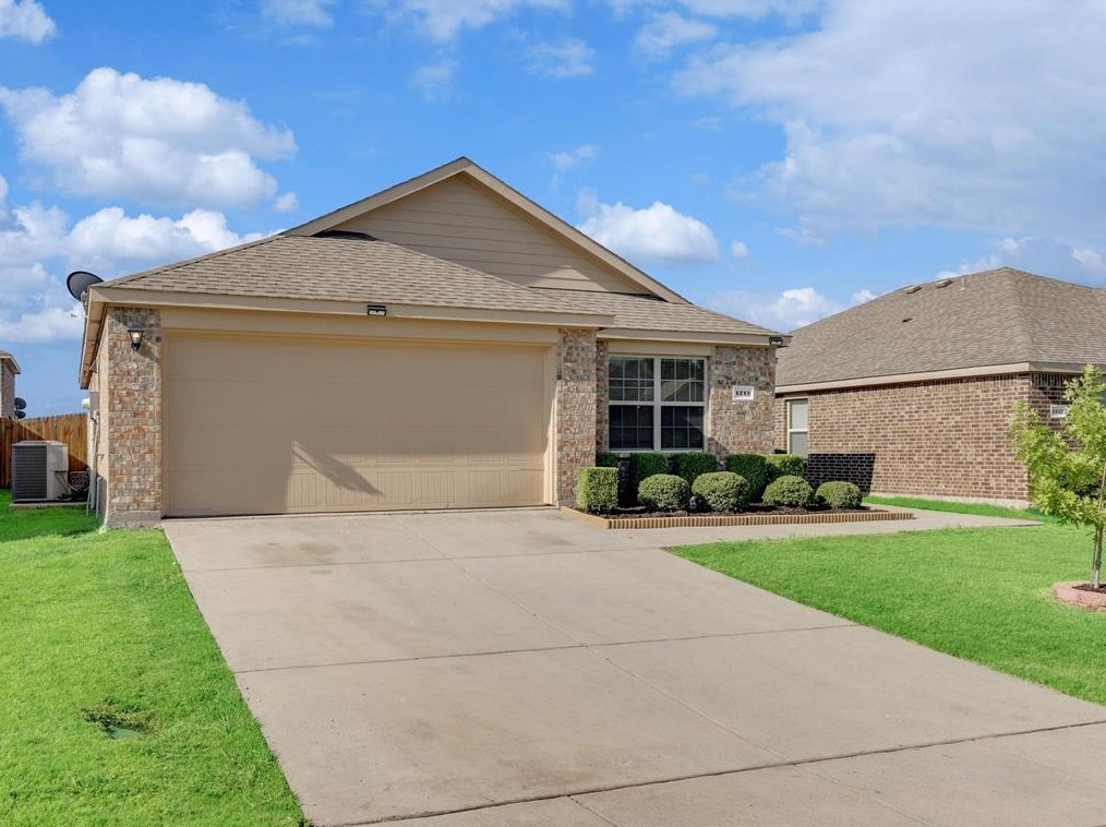 1215 Monaco Dr, Princeton, TX 75407