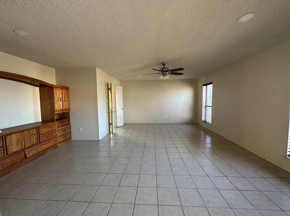 2606 Winding Creek Dr, Carrollton, TX 75007