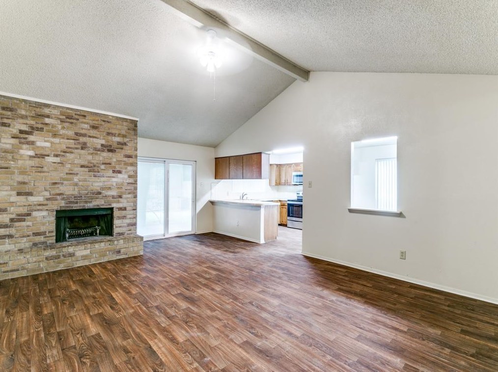 7029 W Cleburne Rd, Fort Worth, TX 76133