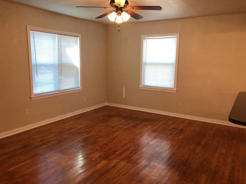 1210 N Rusk St, Weatherford, TX 76086