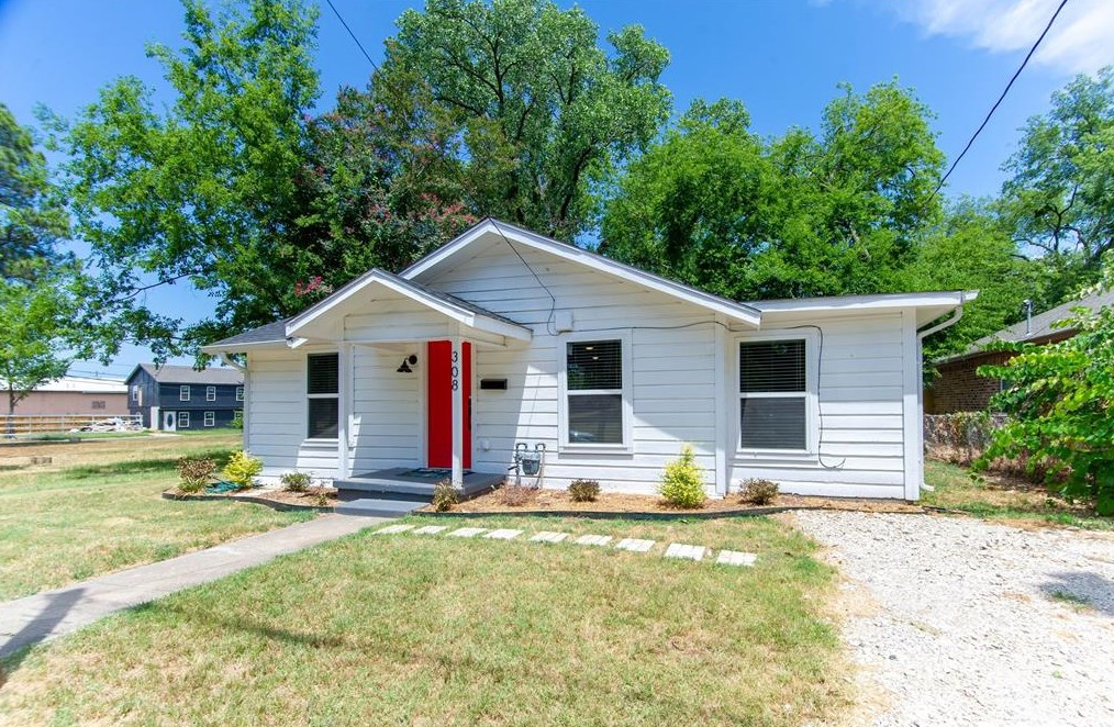 308 Towne St, Sulphur Springs, TX 75482