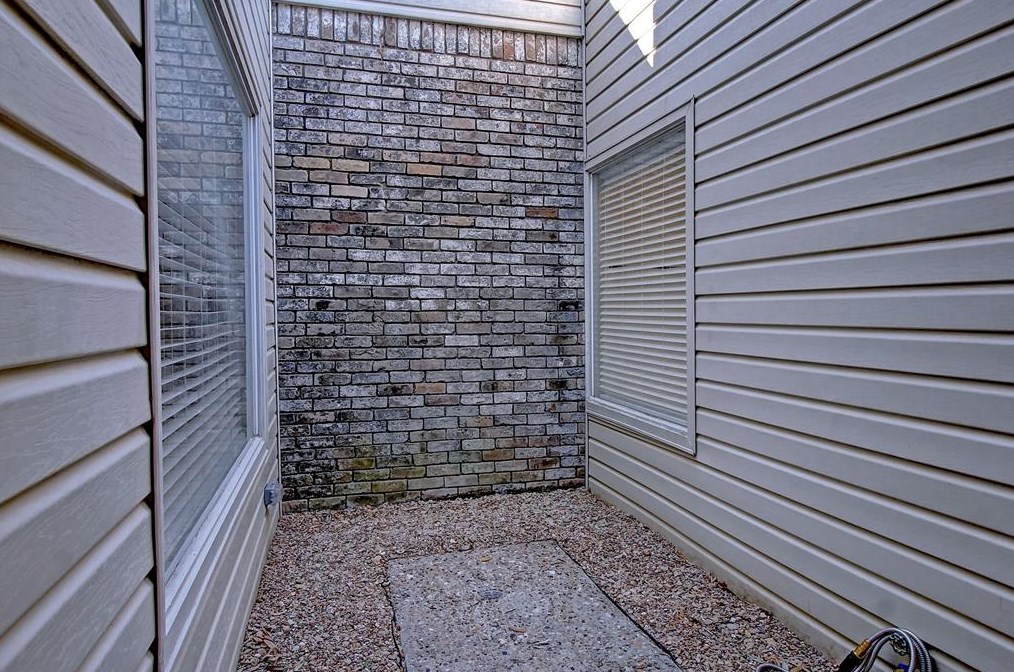3005 Stonehenge Ln, Carrollton, TX 75006