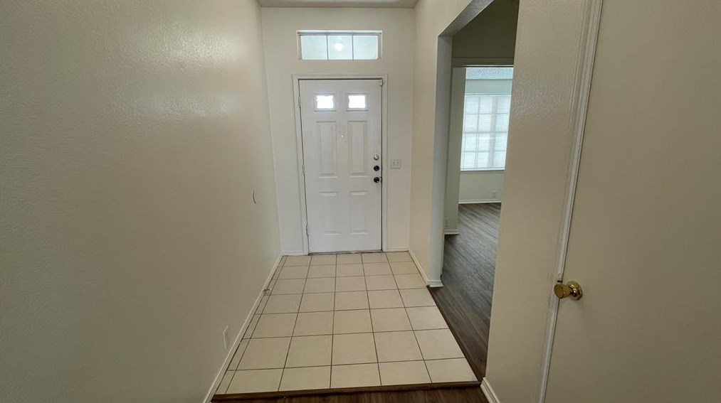 1717 Dartmouth Dr, Oak Leaf, TX 75154
