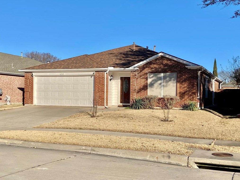 210 Trenton Dr, St Paul, TX 75098
