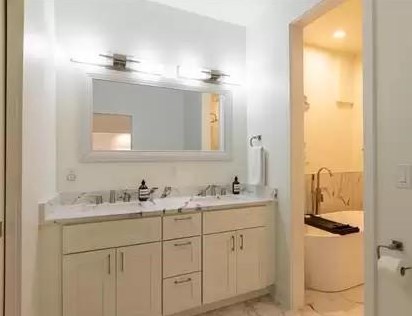 2318 Stutz Dr, Dallas TX 75235-6512 exterior