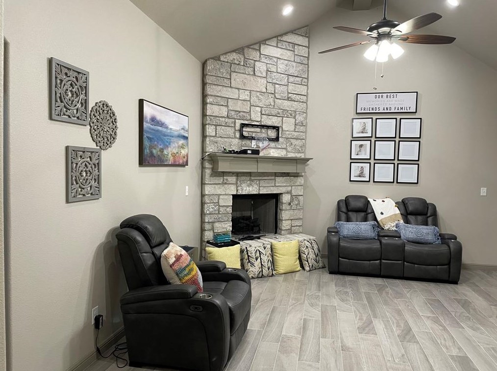 3316 White Horse Dr, Granbury, TX 76049