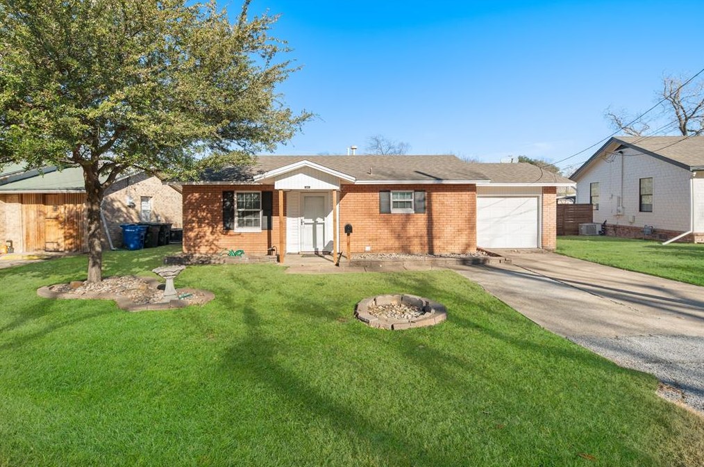 1601 Baxley St, Carrollton, TX 75006