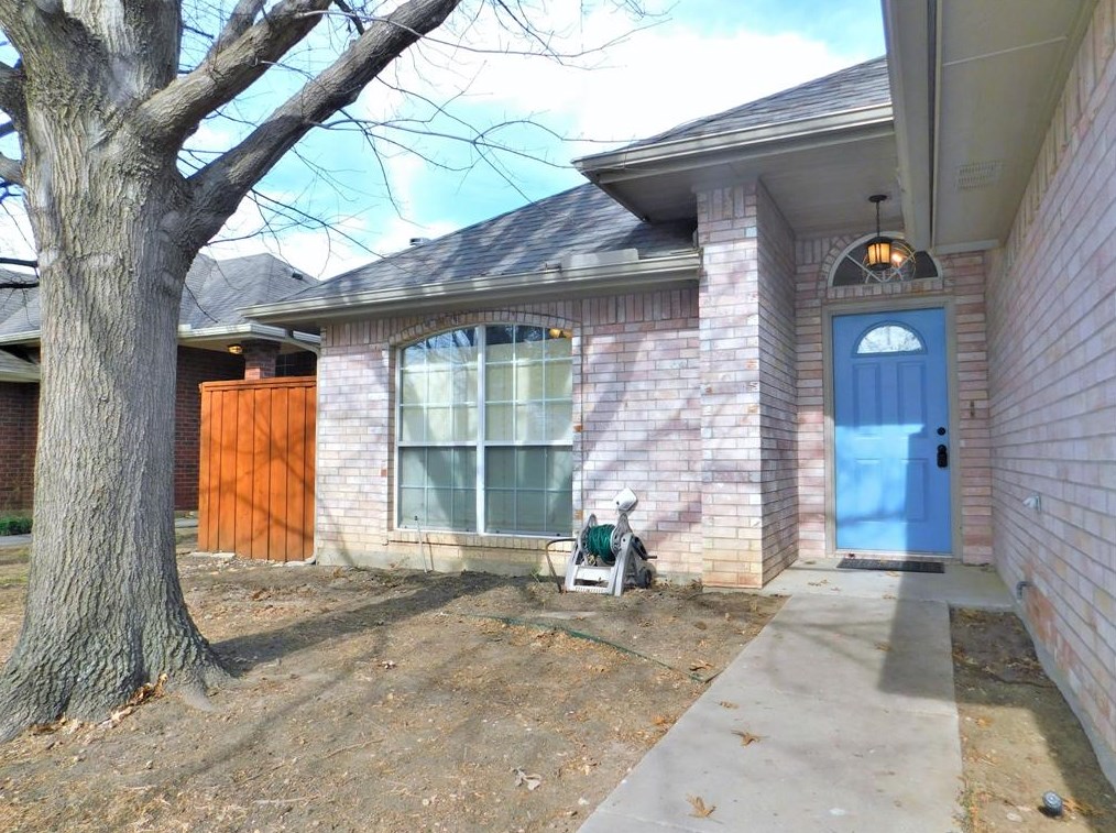 2809 Christopher Dr, Denton, TX 76209