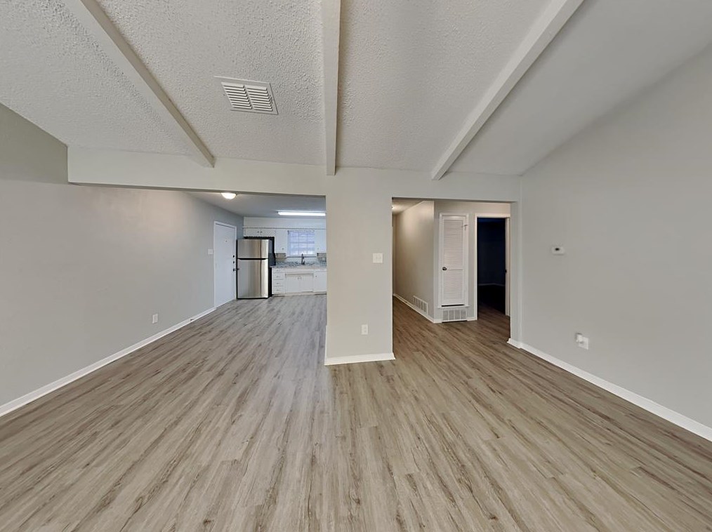 617 Nw Sandra Ln, Burleson, TX 76028