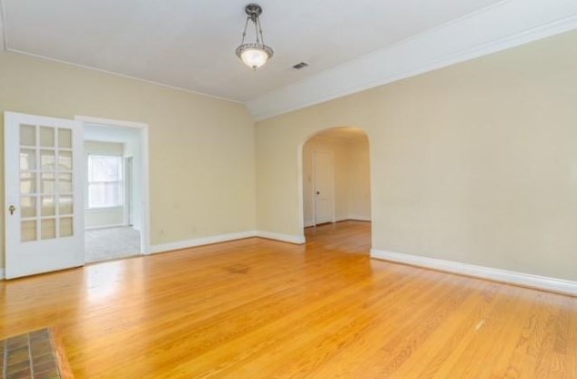 819 Clermont St, Dallas, TX 75223