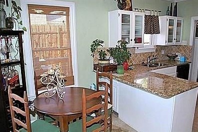 5227 Stoneleigh Ave, Dallas TX  75235-8332 exterior